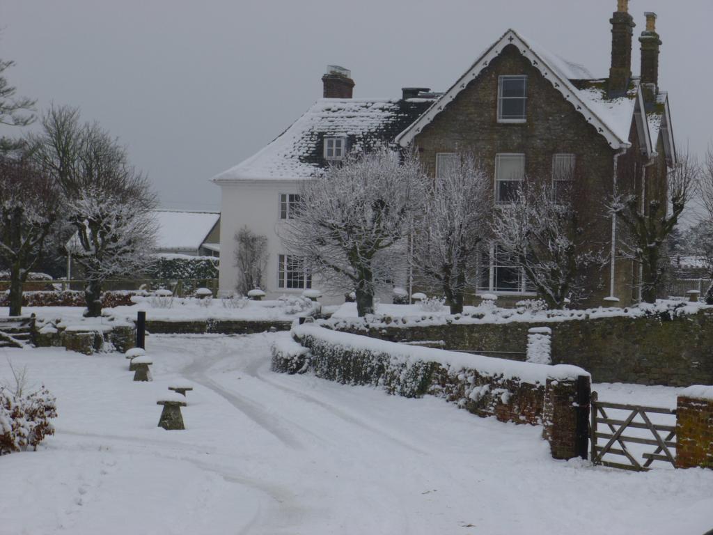 Overtown Manor Bed And Breakfast スウィンドン エクステリア 写真