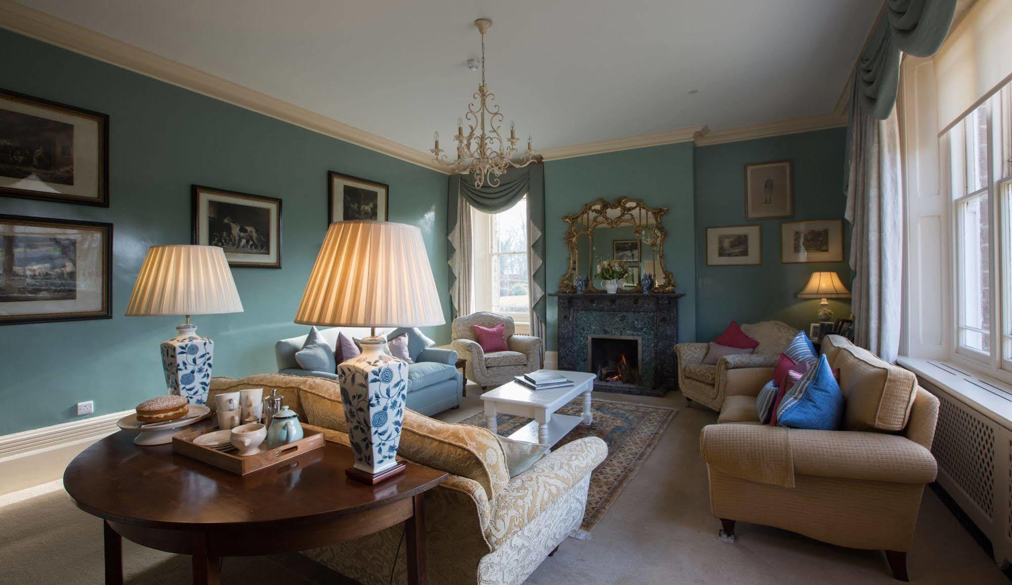 Overtown Manor Bed And Breakfast スウィンドン エクステリア 写真